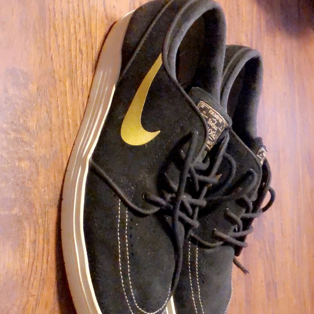 Nike Janoski Black/Gold